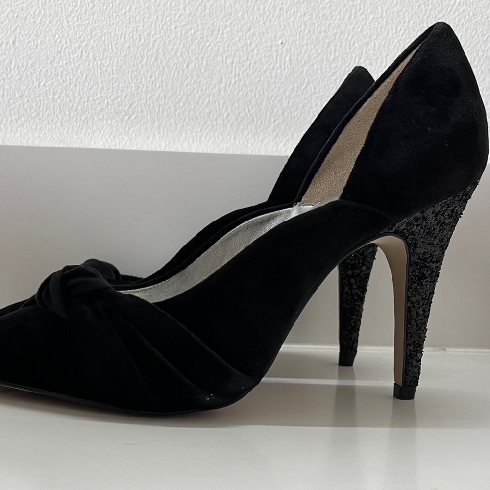 Heel shoes